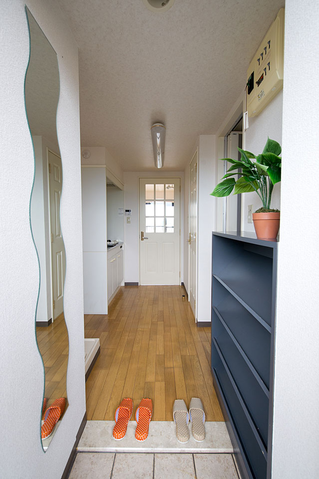 玄関から部屋への続く廊下